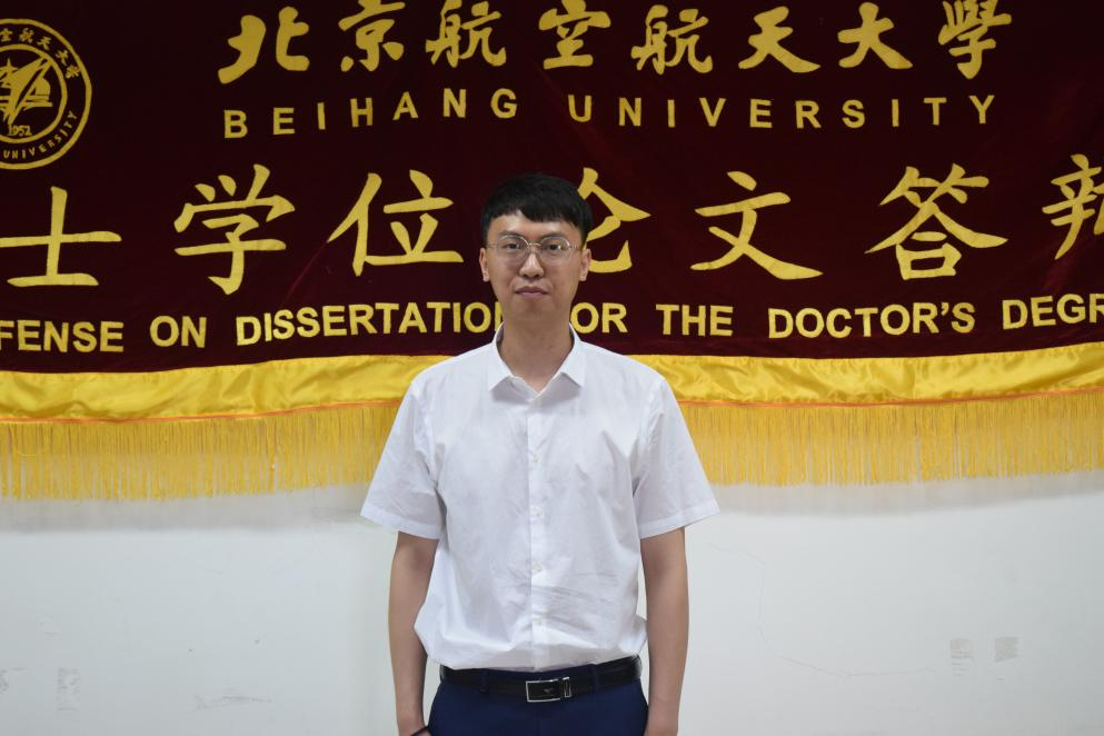 		从“卡脖子”到定标准！新时代青年先锋吕奎霖让陶瓷涂层穿上“中国铠甲”~_人物_尊龙凯时集团有限公司	