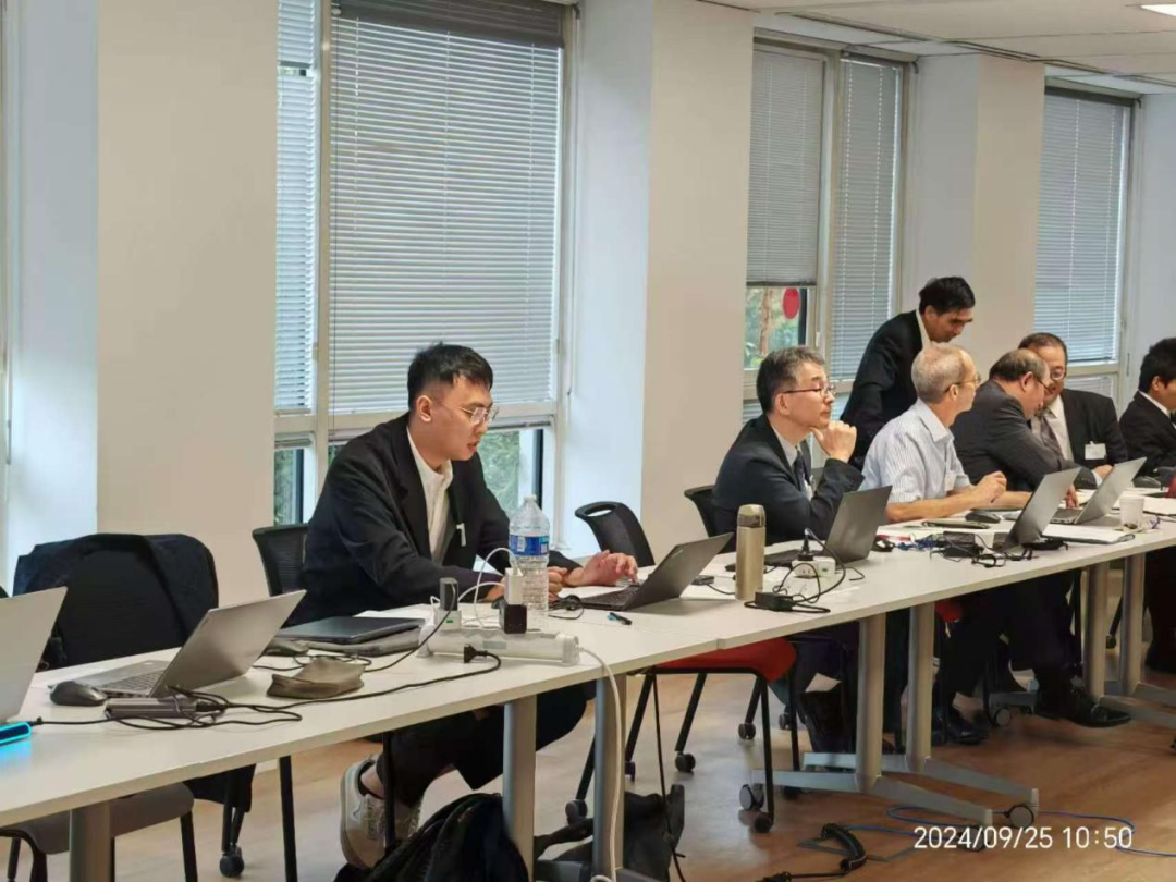 		从“卡脖子”到定标准！新时代青年先锋吕奎霖让陶瓷涂层穿上“中国铠甲”~_人物_尊龙凯时集团有限公司	